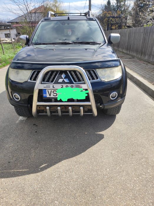 Vănd Mitsubishi L200
