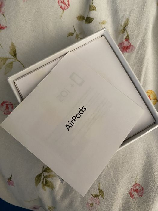 Продам AirPods оригинал