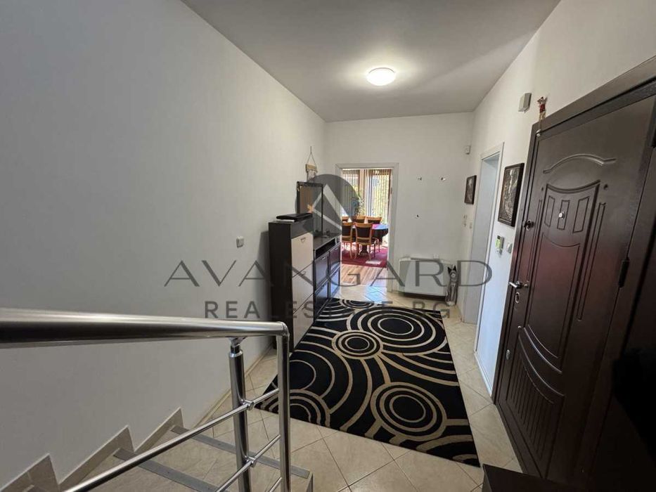 Продава се Къща в Пловдив, Остромила - 240 кв.м за 1041 €/кв.м - Снимка #4