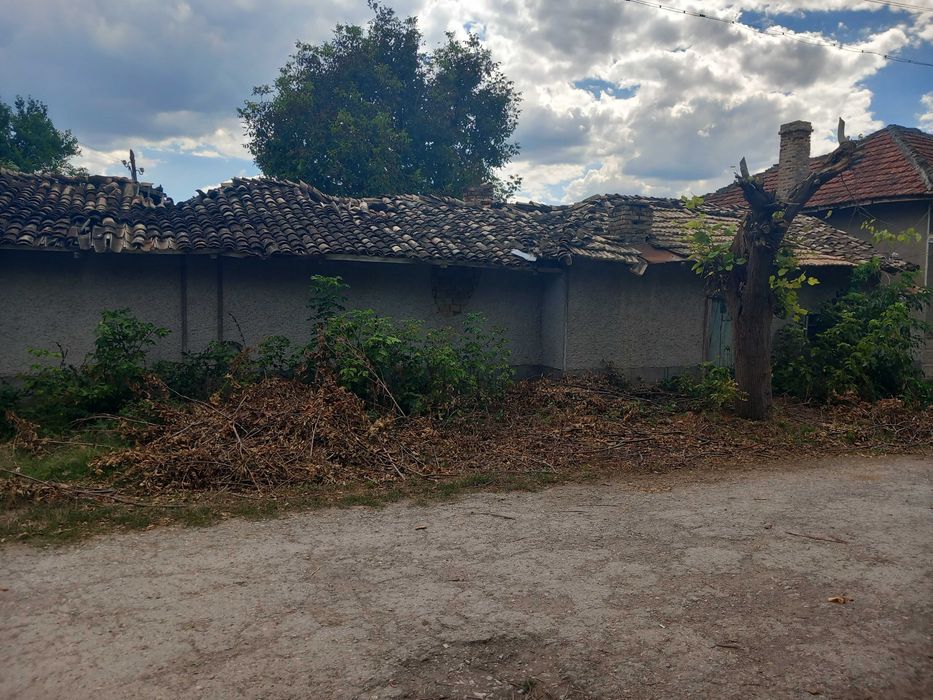 Място със стара къща