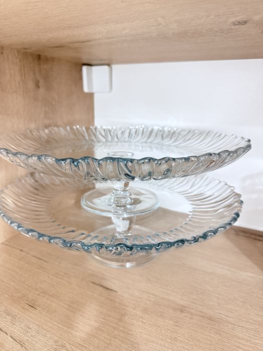 Посуда разная тортницы,графины