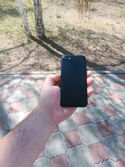 Продам айфон 7 32GB