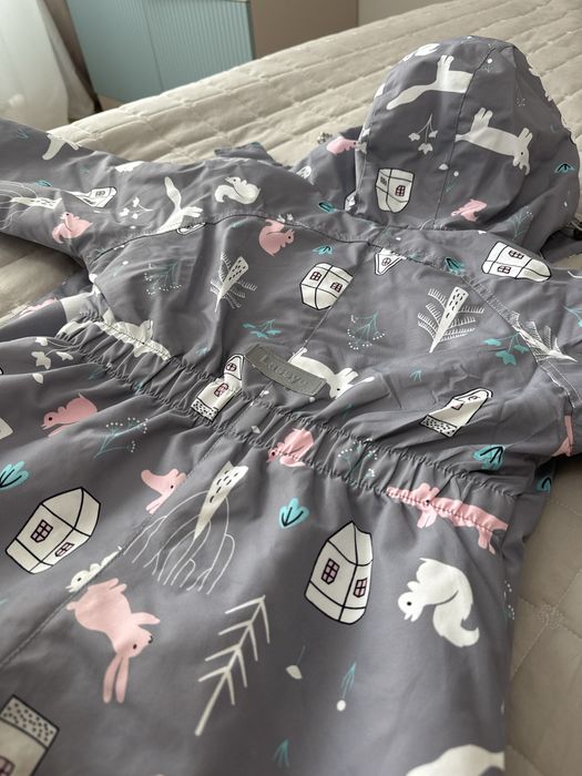 Демеснзонный комбинезон для девочки