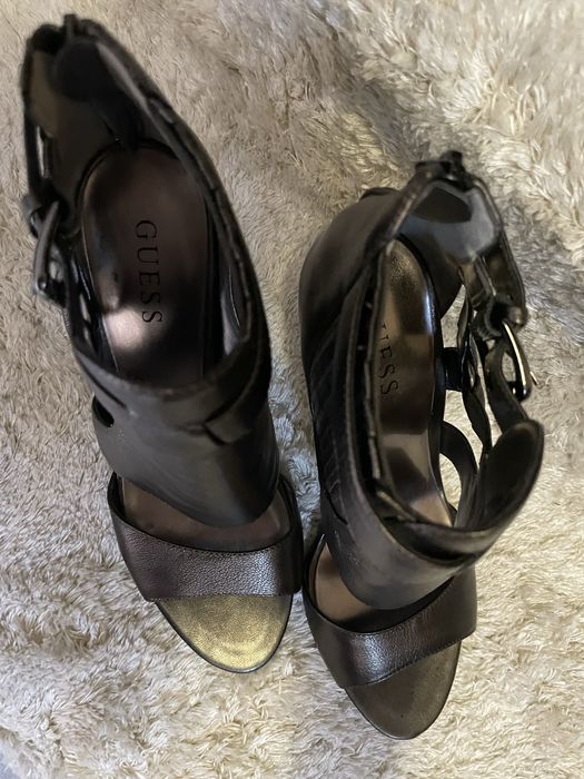 Дамски сандали Guess