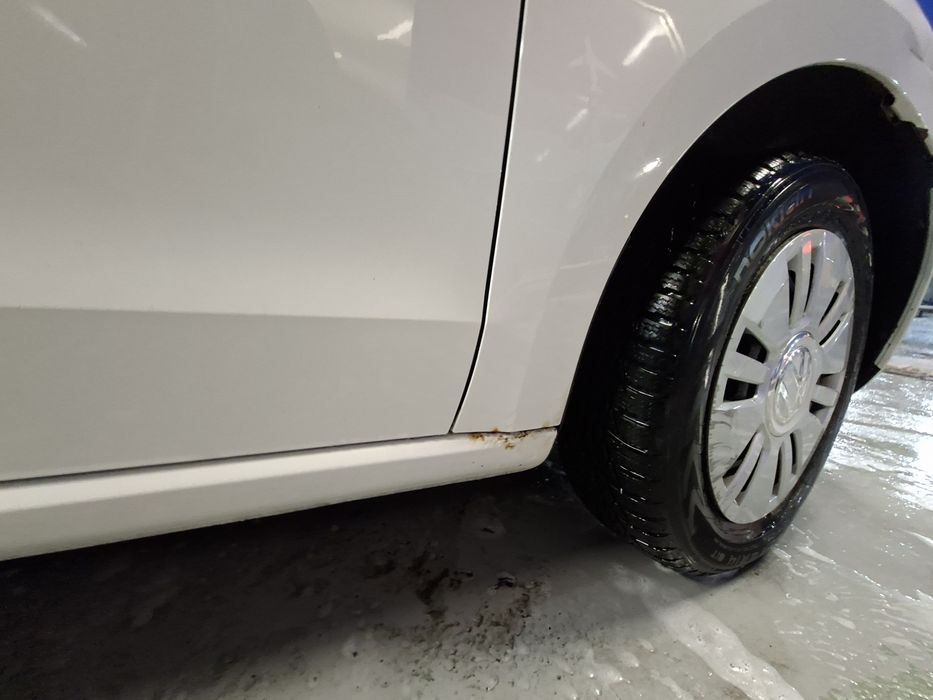 Volkswagen Up an 2013