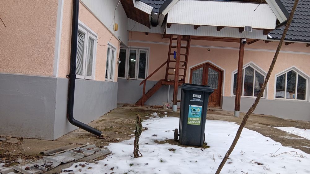 Proprietate de vânzare – Casă cu teren intravilan de 2500 mp, vie și livadă pe rod