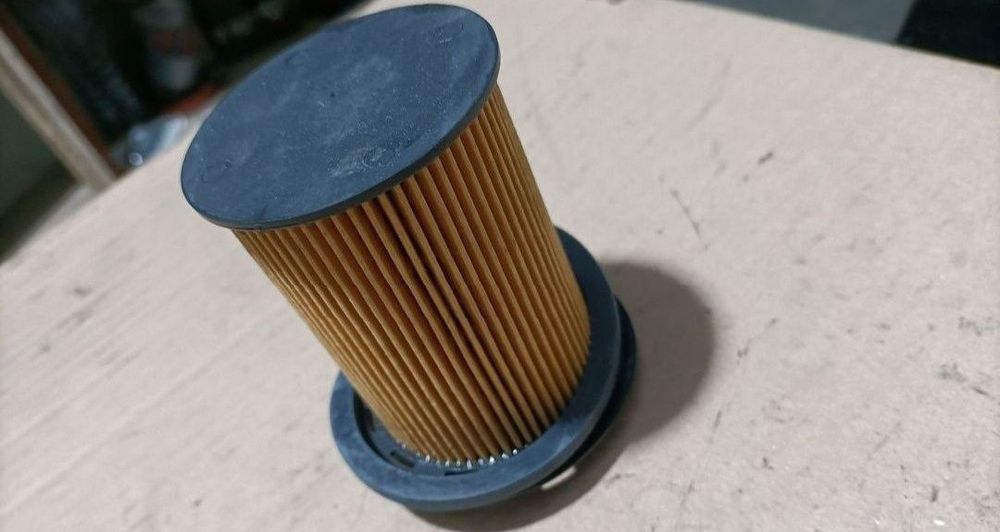 Filtru combustibil motorină PE815/5 nou, Bluza marim