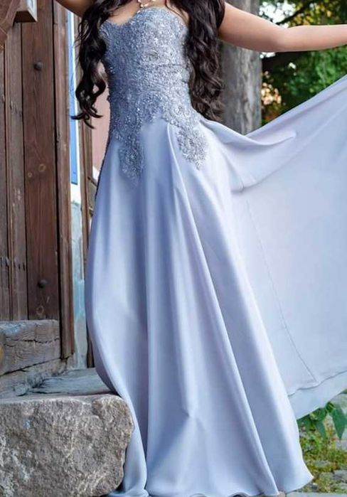 рокля за специални поводи, абитуренски или свадби