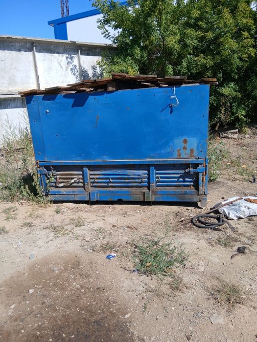 Продам кузов бортовой