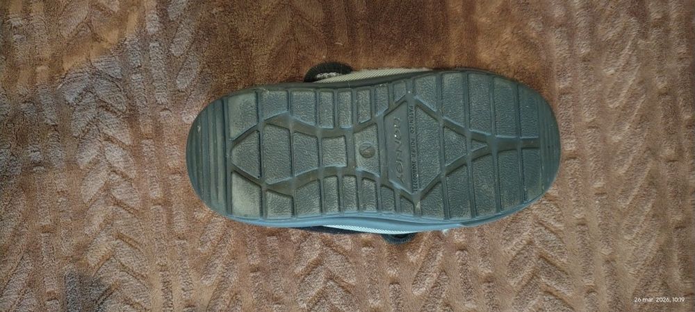 Gheata ortopedica+1 pereche cârje stare foarte buna