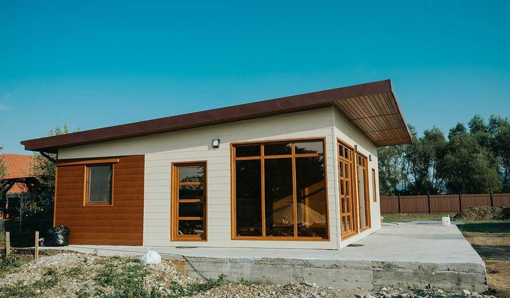 Casa Modulara, Garaje Auto si Containere stil birou din structura metalica si panou sandwich termoizolant
