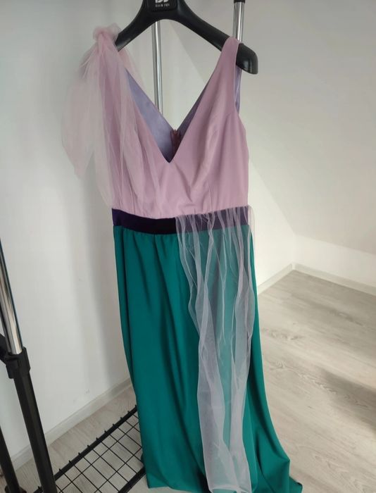 Rochie lunga cu crapatura