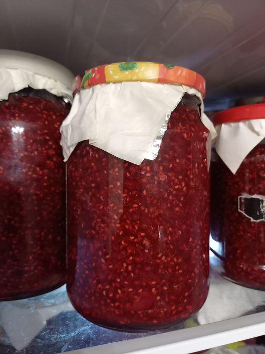 Варенье. Малиновое. Клубничное.