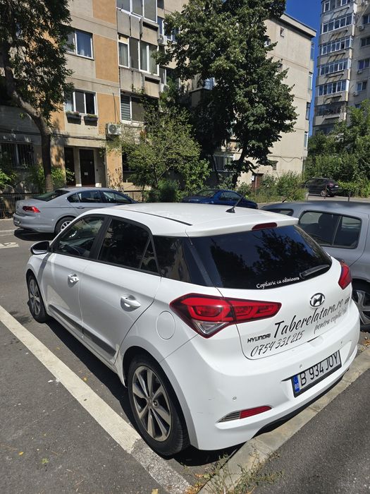 Vând Hyundai i20