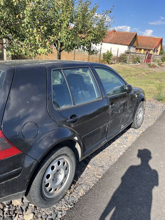 VOLKSWAGEN Golf 2000 — imagine 3