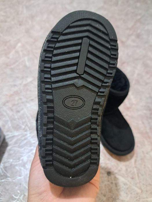 Продам детскую обувь