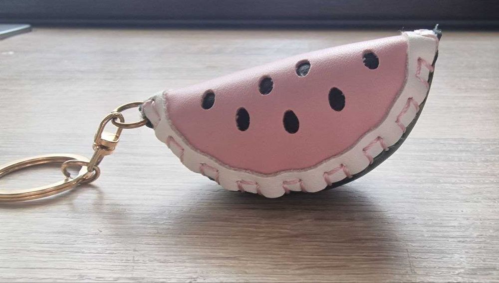 portofel cu avocado cu breloc pepene moale