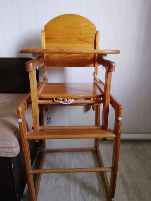 Продам стульчик для кормления