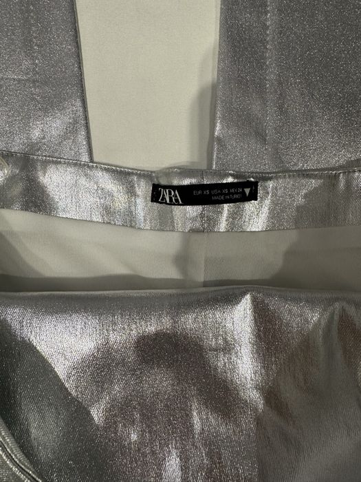 Дамска сребриста рокля Zara, XS размер, металик без презрамки