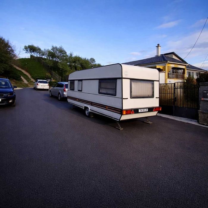 Rulotă cu panou solar