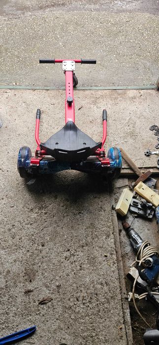 Продавам Ховърборд със картинг количка и зарядно.