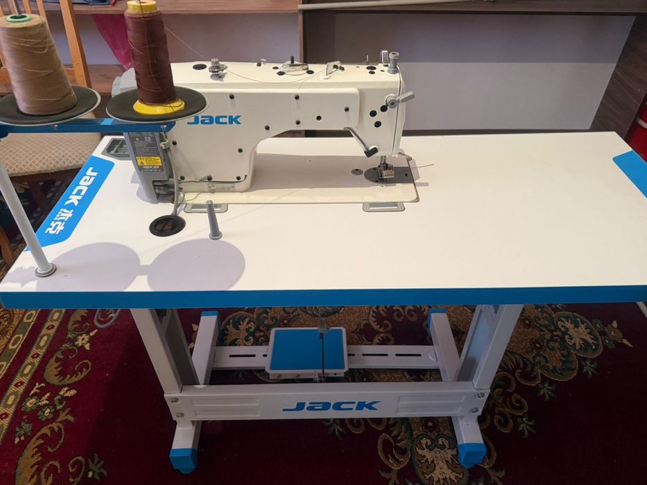 Швейная машина jack
