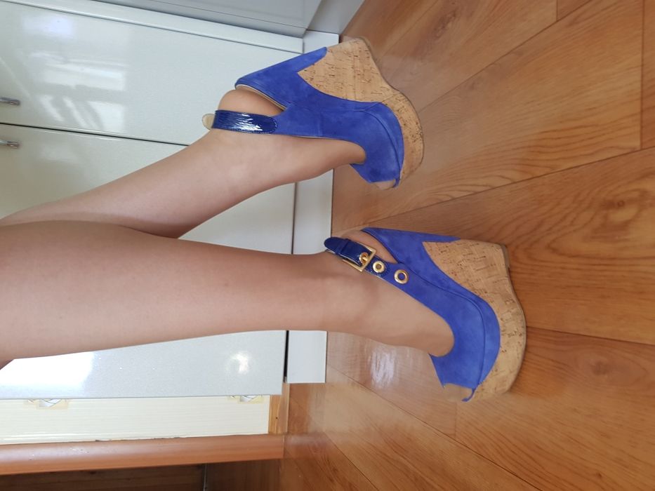 Женские босоножки на платформе