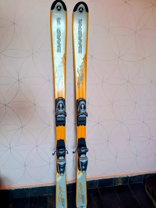 Schiuri Dynastar Spirit 146 cm + legături Look – stare bună