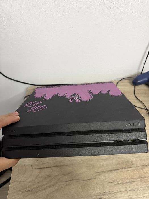 Ps 4 pro 1T 2 manete