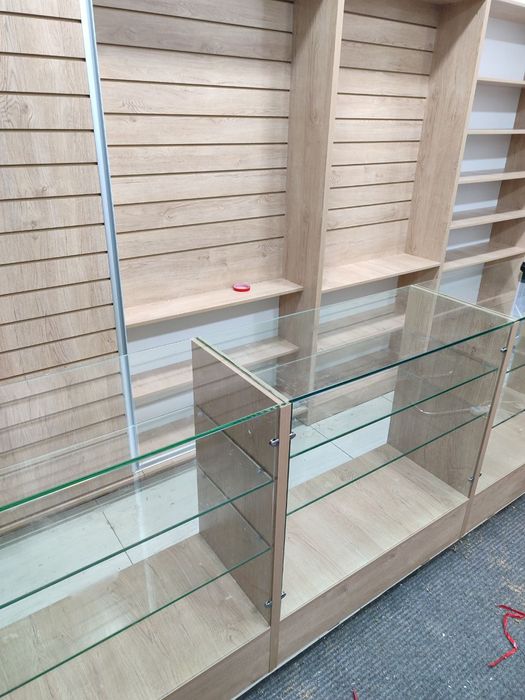 Полки ветрины для магазинов и для других торговых помещений