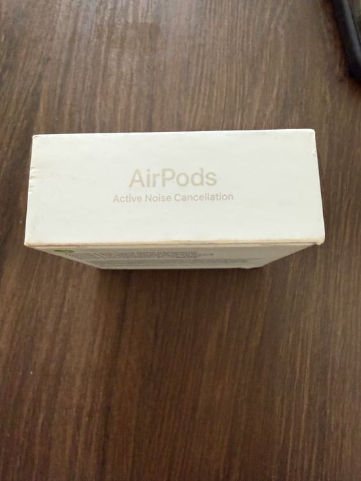 Vând Căști Apple AirPods 4 cu ANC (Active Noise Cancellation) - Noi / Sigilate