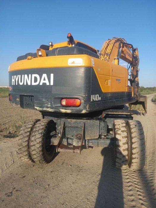 HYUNDAI. 140 sotiladi