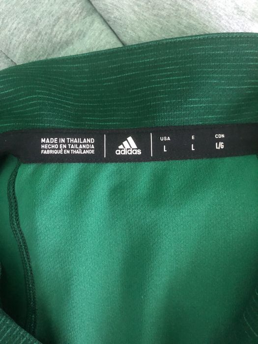 Vând bluză Adidas originală