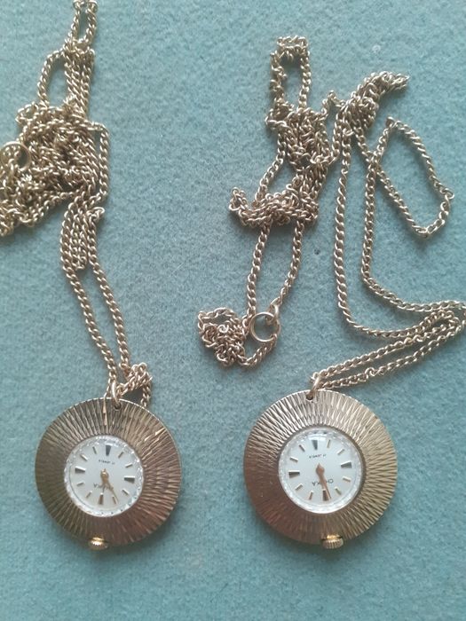 Часовник медальон Слава.