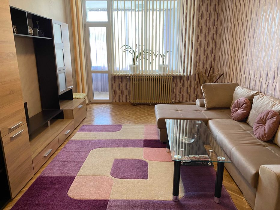 Продава се Тристаен апартамент в Ямбол, Васил Левски - 90 кв.м за 1456 €/кв.м - Снимка #4