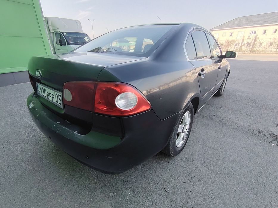 Автомобиль киа лотзе