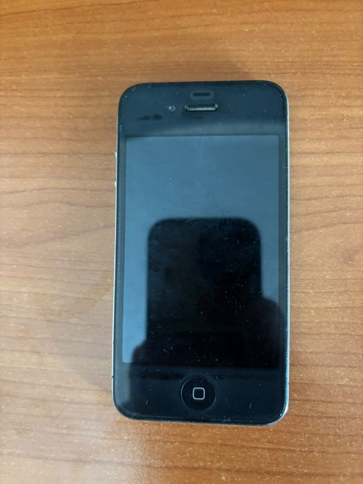Vand iphone 4 negru 16gb