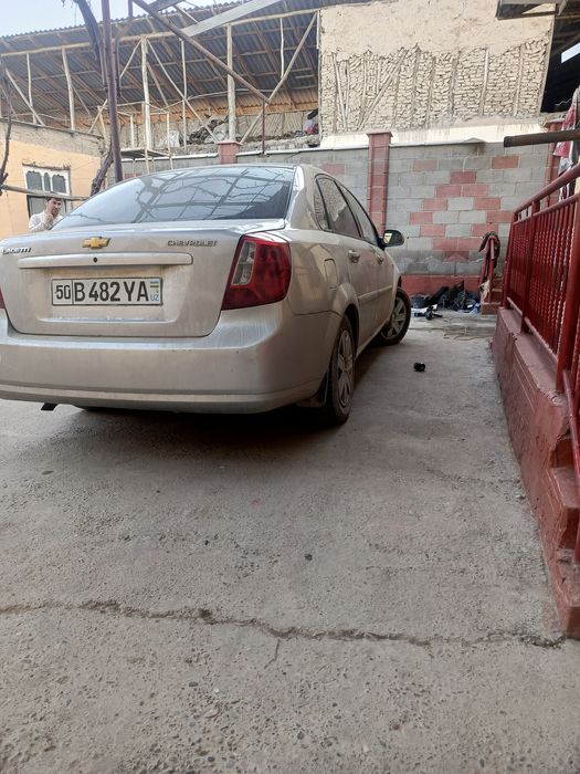 Lasseti 2006  srochni sotiladi