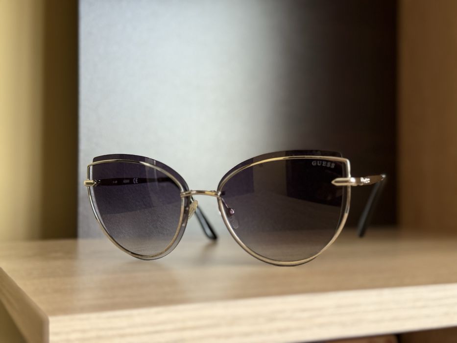 Слънчеви очила Guess
