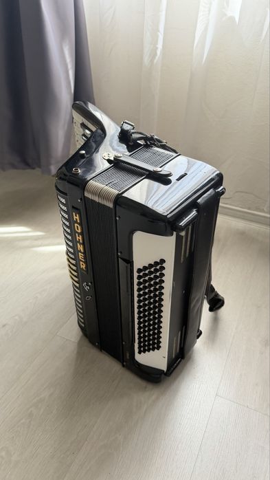 Acordeon Hohner Verdi I 80 bași 37 clape cu husa
