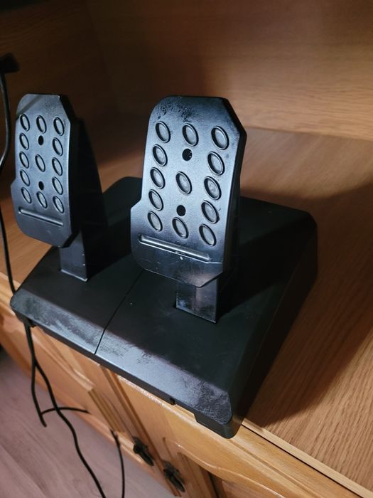 Vând volan gaming HORI