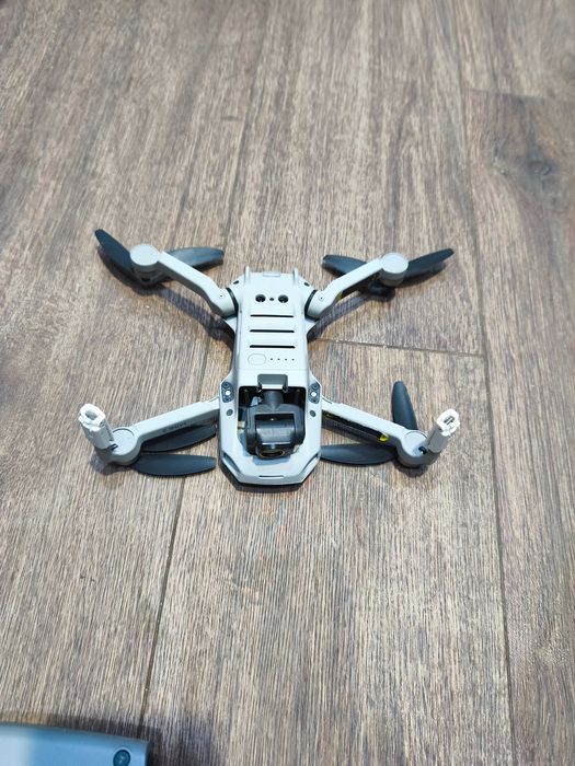 Продавам Дрон DJI Mini 2