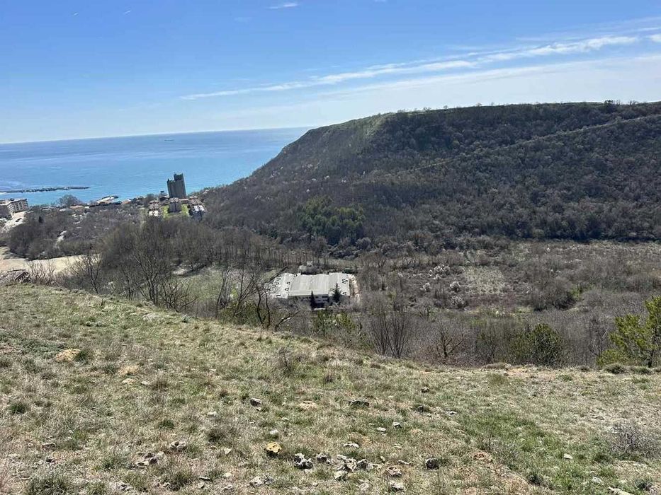 Продава се Парцел в Каварна - 10225 кв.м за 30 €/кв.м - Снимка #1