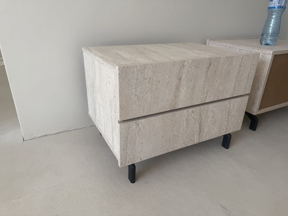 2 бр. нощни шкафчета