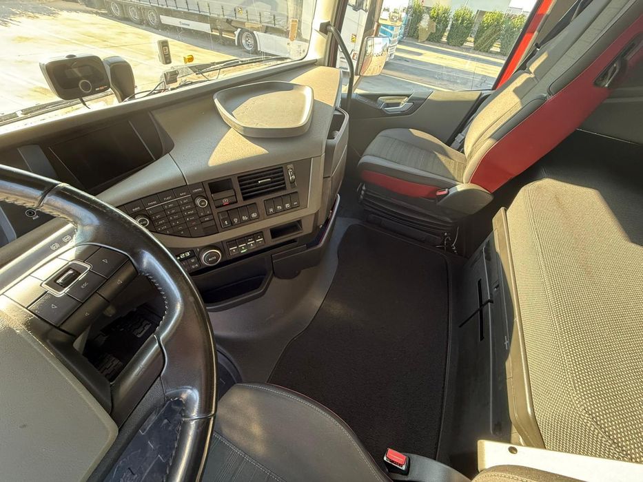 Camion Cap Tractor Volvo FH 500 Sandard