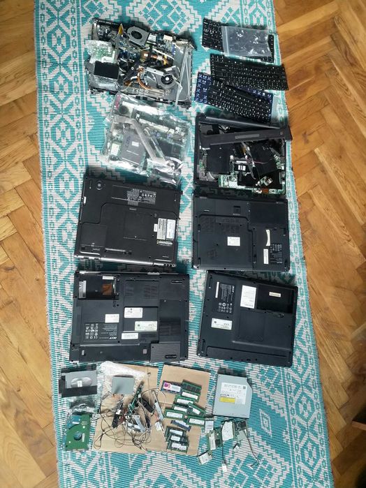 Lot piese laptop acer asus hp compaq averatec,rami,tastaturi,placi etc