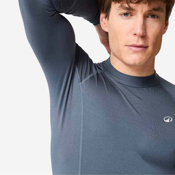 Гидрофутболки для плавания от французкого бренда decathlon декатлон