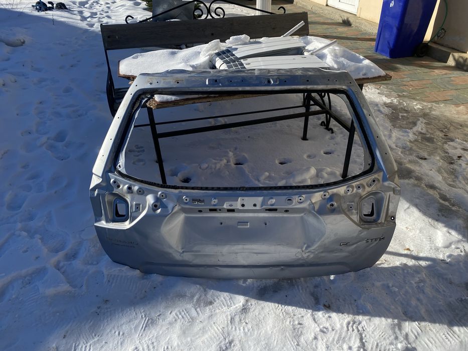 Крышка багажника субару