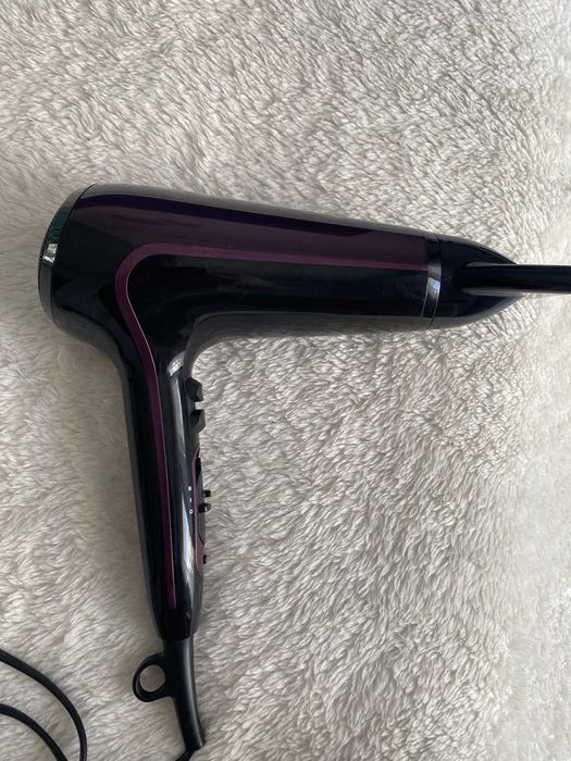 Uscător de păr Philips ThermoProtect Ionic 2200W – Stare foarte bună