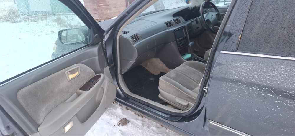 Toyota Mark II Qualis, 1999